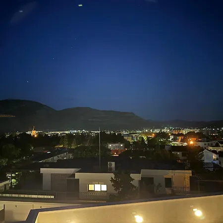 Epicenter Apartment *