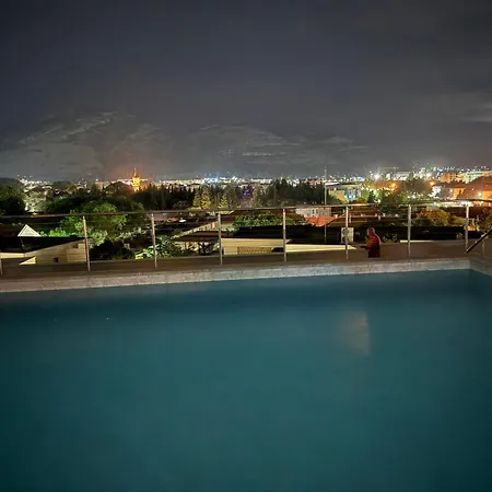 Epicenter Apartment *