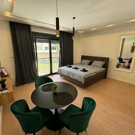 Apartment Epicenter *